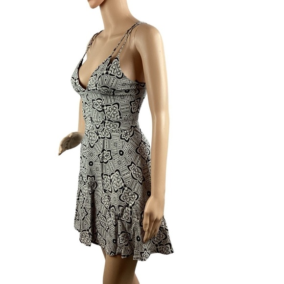 NBD x The Naven Twins Party Girl Fit & Flare Dress Size XS Black Mod Print Mini - Picture 4 of 8